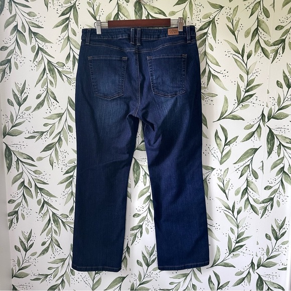 L.L. Bean Beanflex Bootcut Favorite Fit Jeans. 16 Petite. Dark wash. - Picture 3 of 12